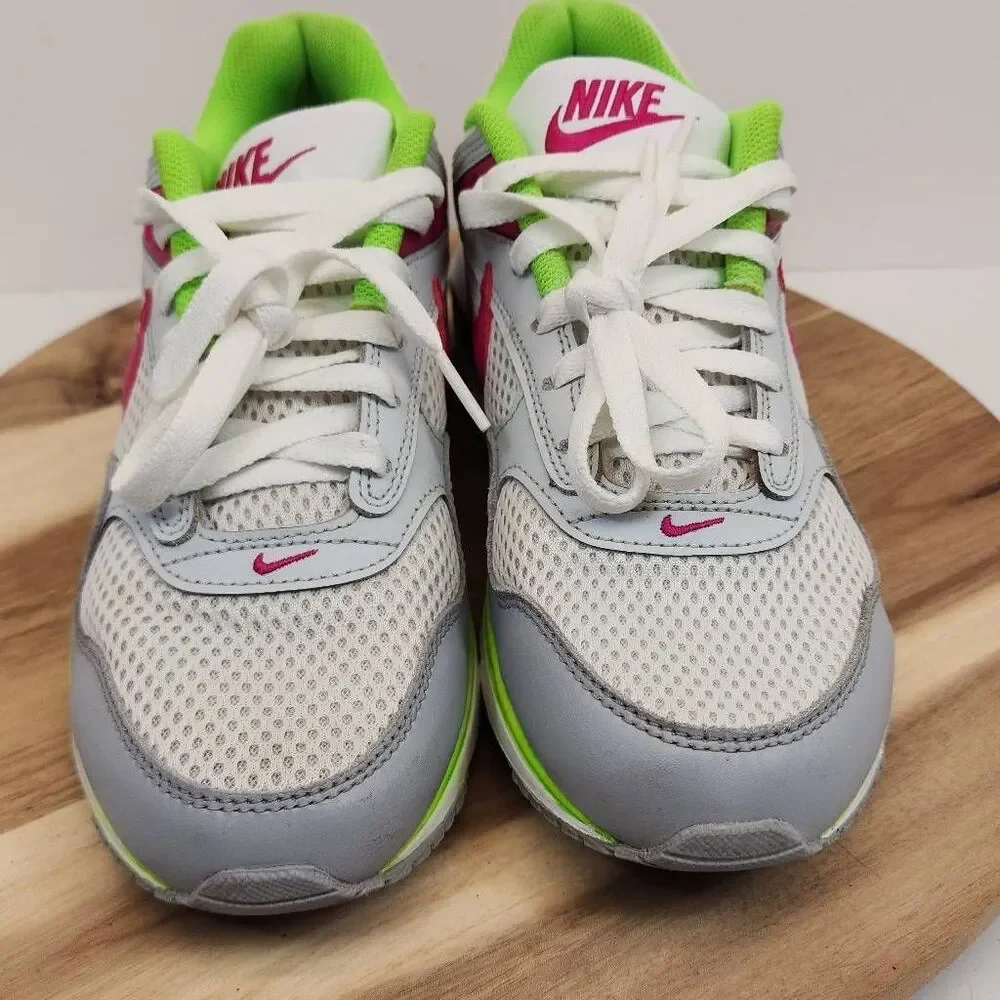 Nike Women's Air Max Correlate sneakers  Size 9 White Fireberry Lime Green